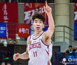 余嘉豪曾手握多份NCAA名校的邀请函 因疫情中断了留洋之旅